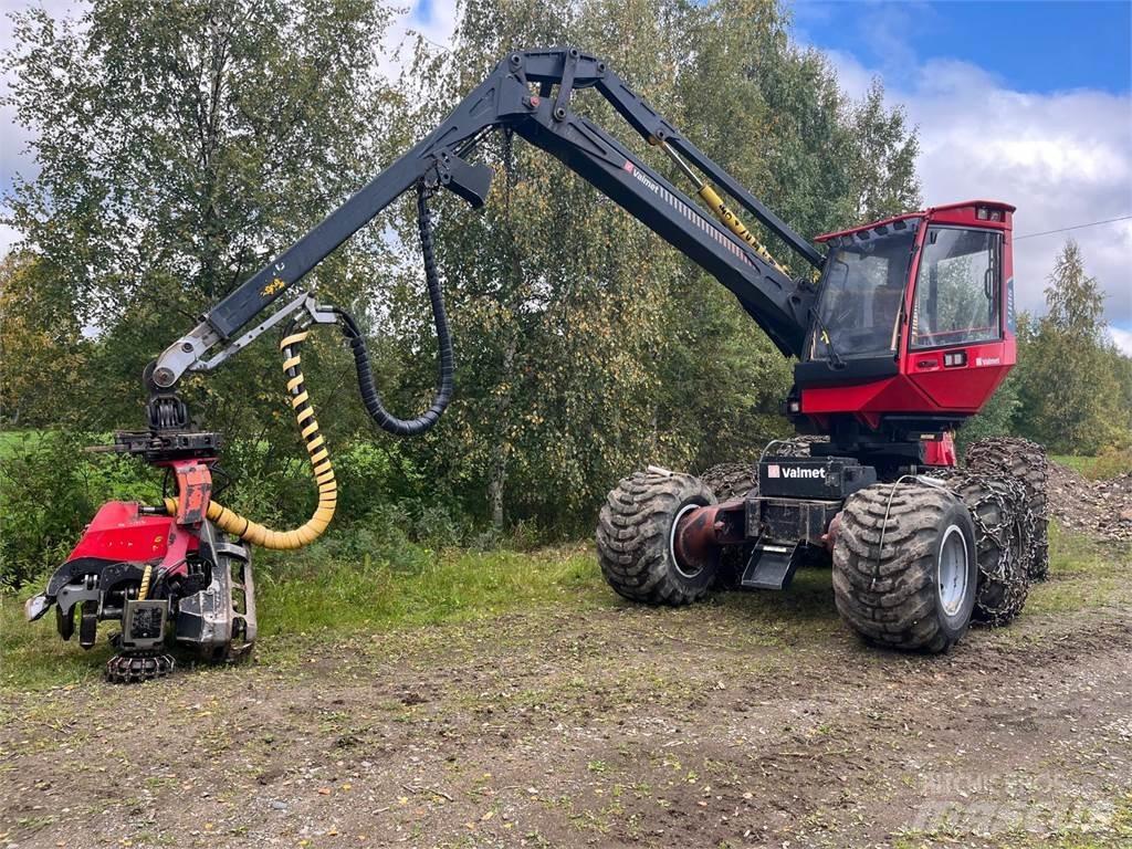 Valmet 901 TX Betakarítók