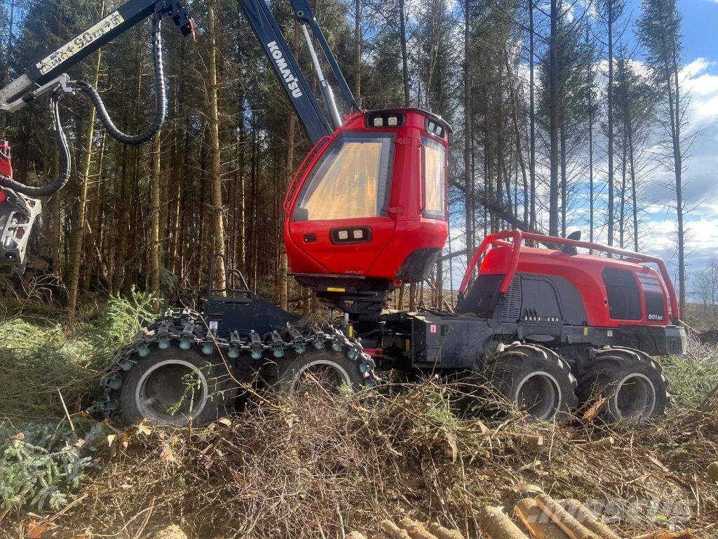 Komatsu 901 XC Betakarítók