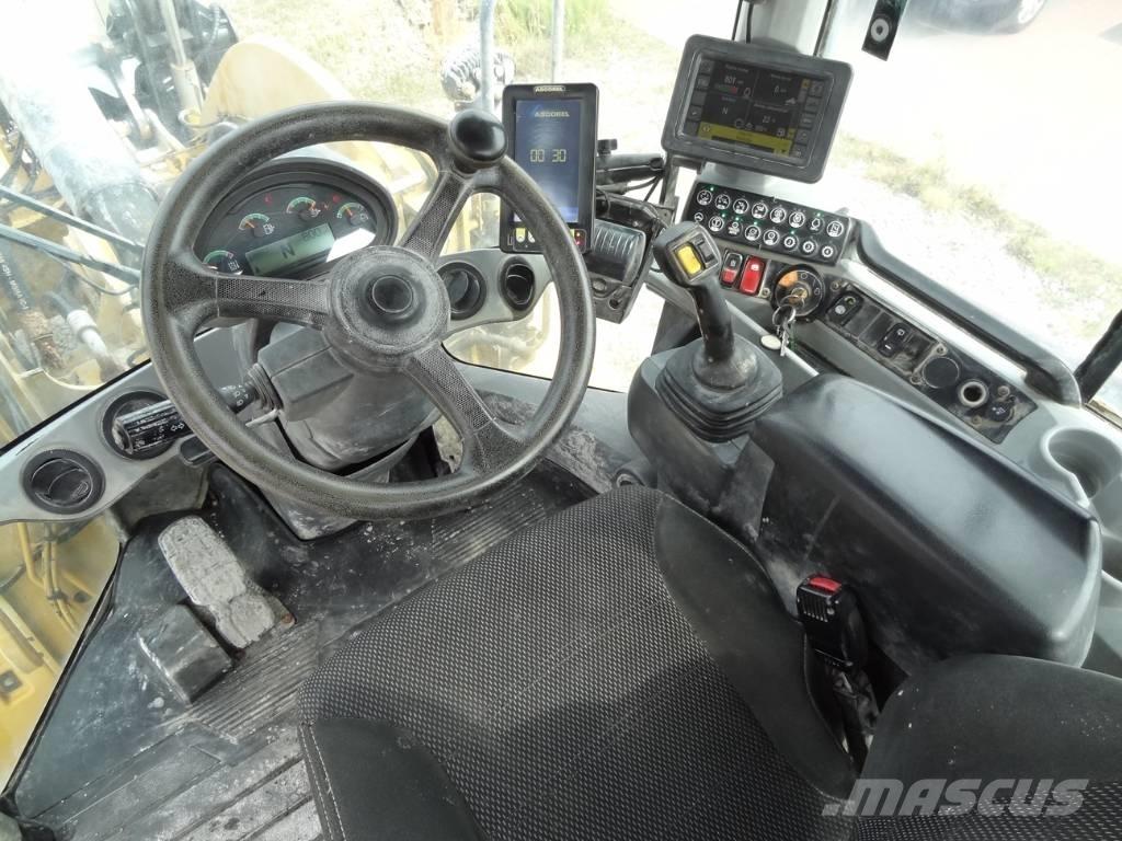 CAT 938 M Gumikerekes homlokrakodók