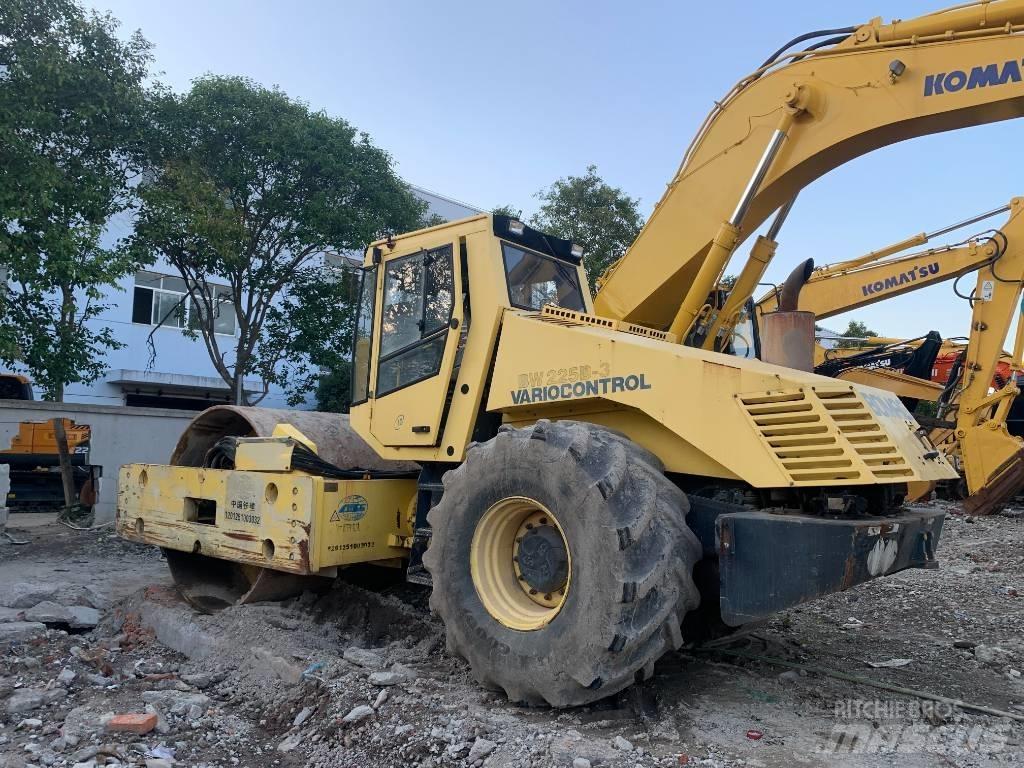 Bomag BW 225 D-3 Ikerdobos hengerek