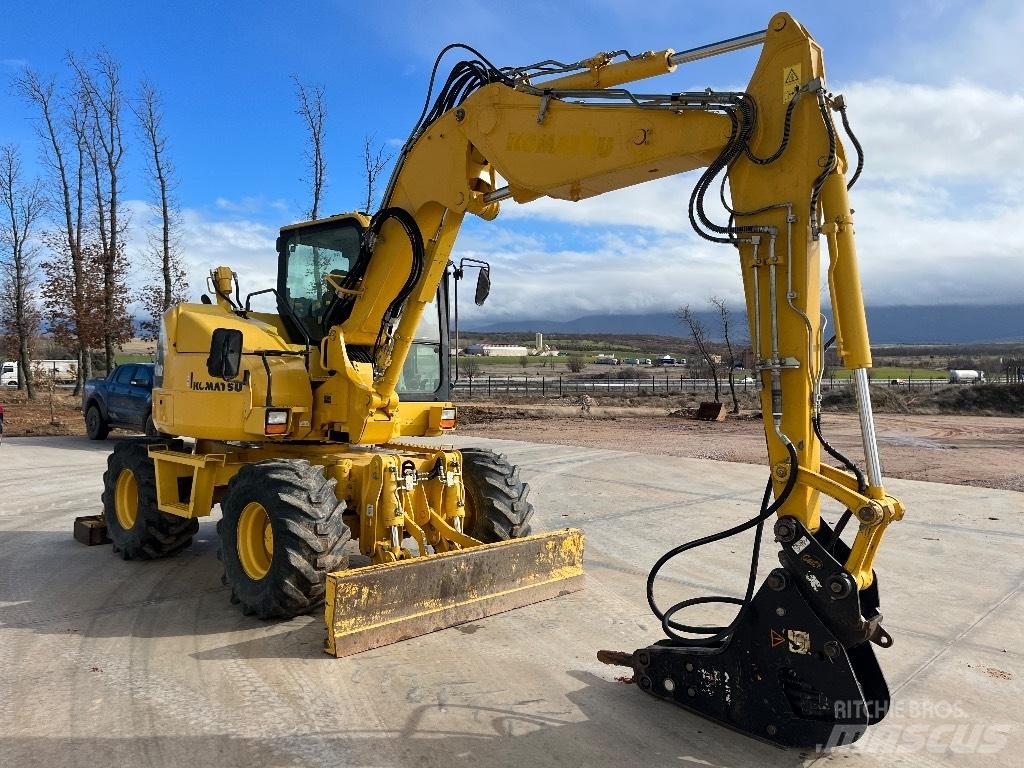 Komatsu PW 98 MR-8 Gumikerekes kotrók