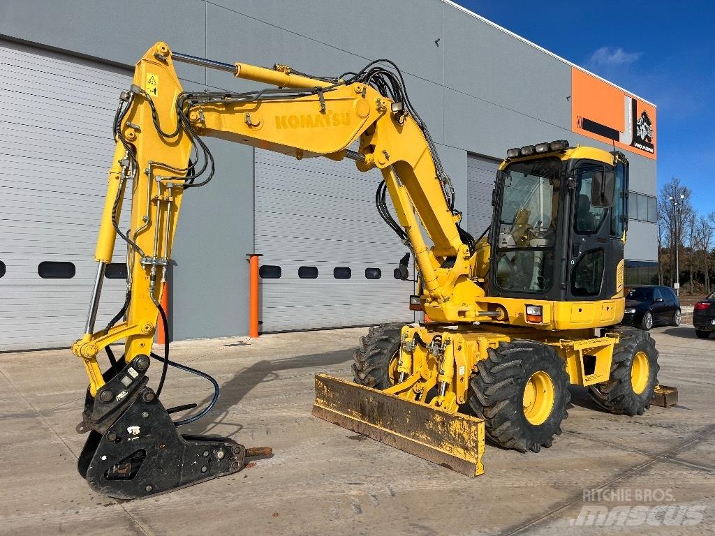 Komatsu PW 98 MR-8 Gumikerekes kotrók