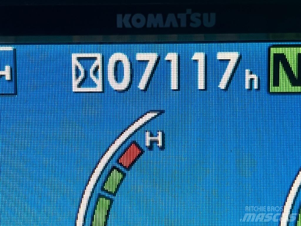 Komatsu PW 98 MR-8 Gumikerekes kotrók