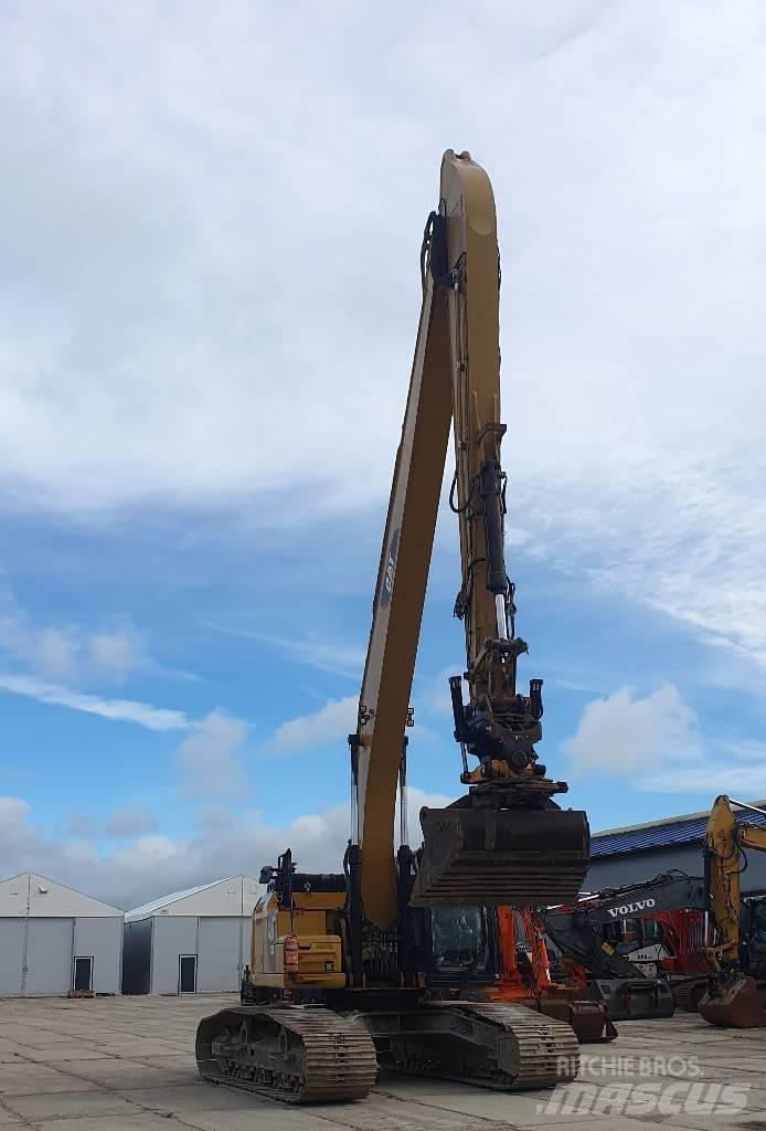 CAT 330 FLN Hosszú gém kotrók