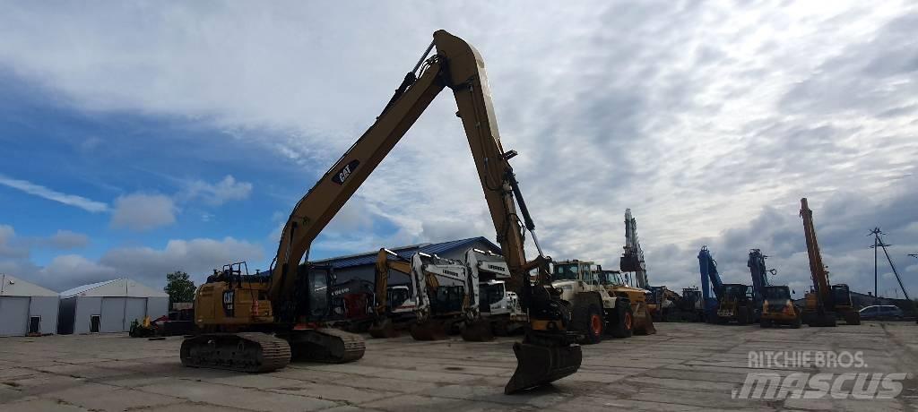 CAT 330 FLN Hosszú gém kotrók