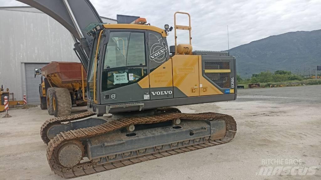 Volvo EC 250 EL Lánctalpas kotrók