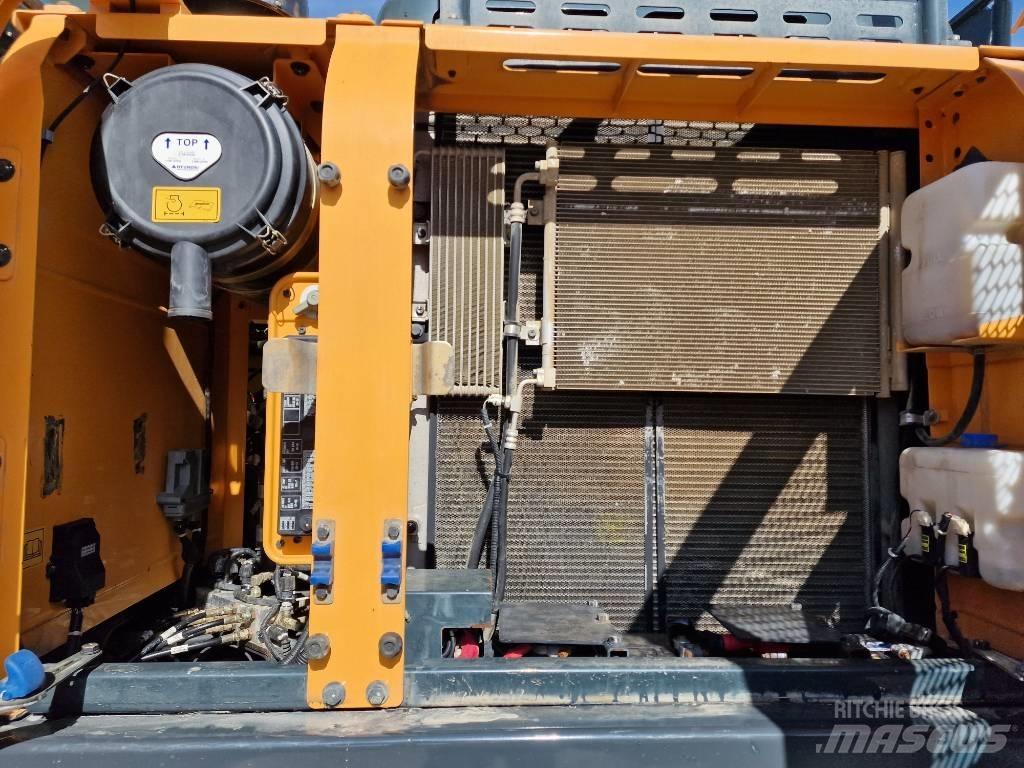 Hyundai HX 220 L Lánctalpas kotrók