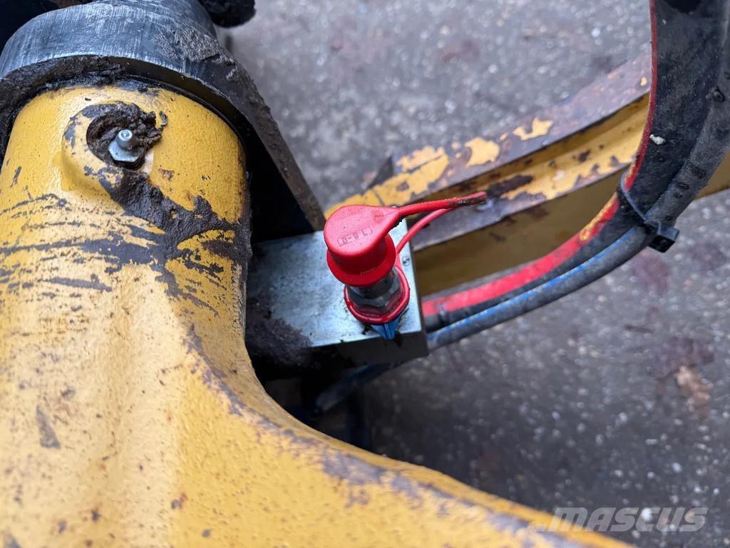 CAT 908H Gumikerekes homlokrakodók