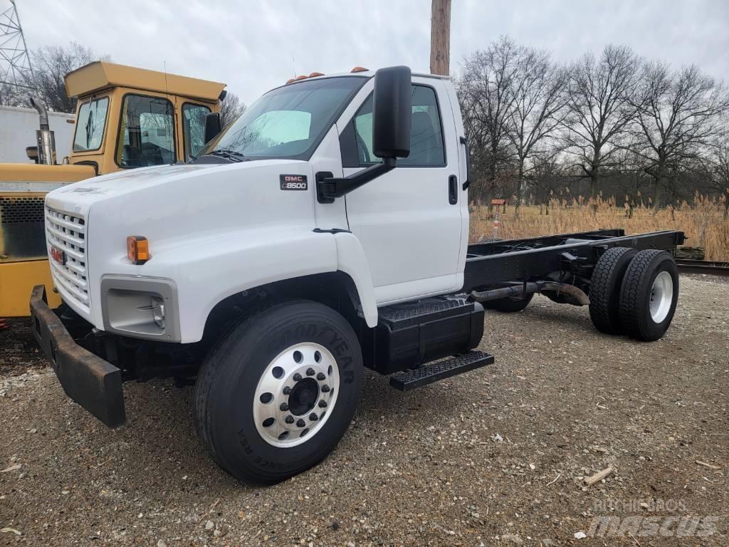 GMC C8500 Fülkés alváz