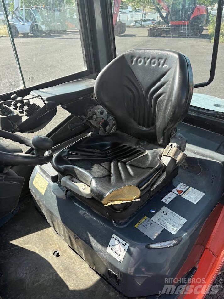 Toyota 8 FDF 25 Dízel targoncák