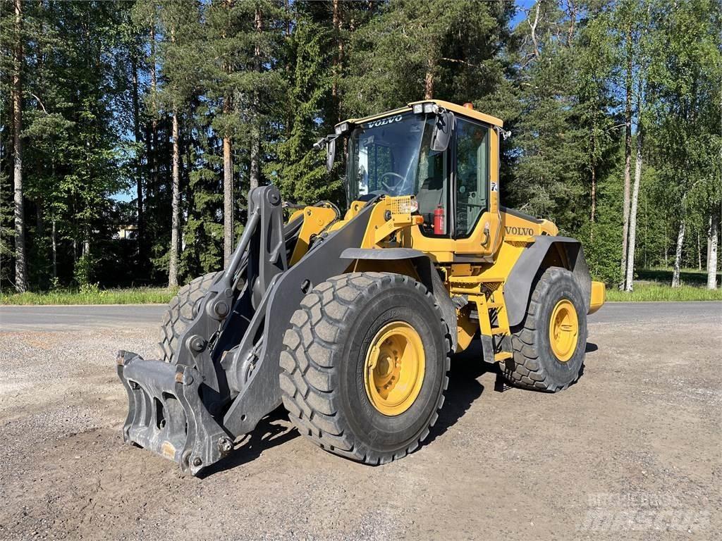 Volvo L 110 F Gumikerekes homlokrakodók