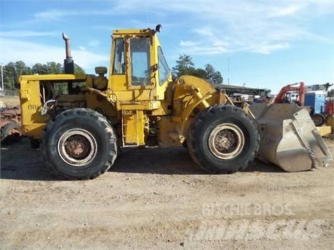 CAT 966 C Gumikerekes homlokrakodók