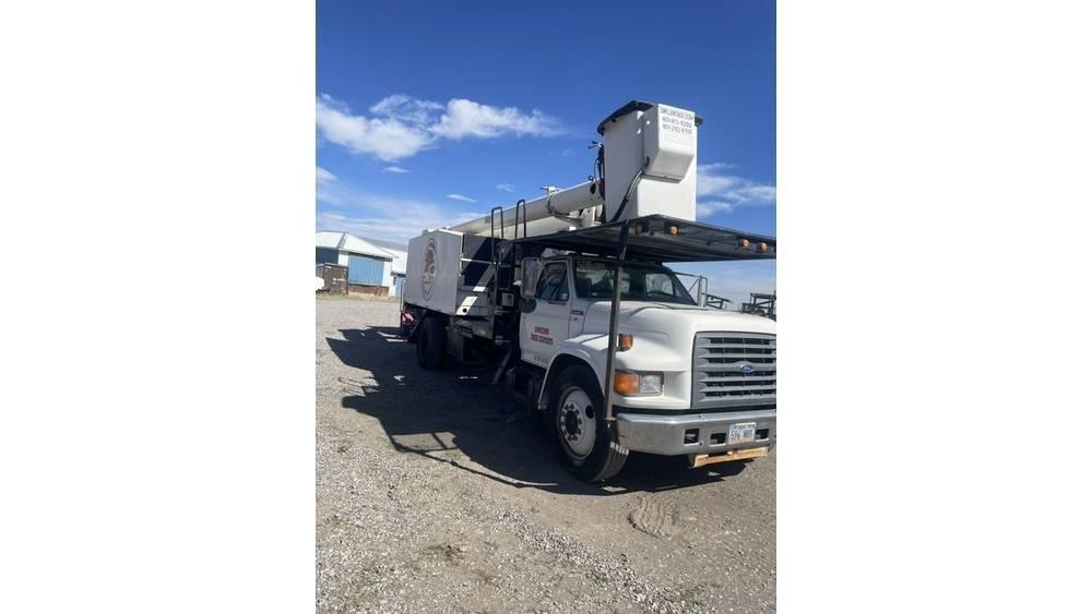 Ford F 7000 Teherautóra szerelt emelők és állványok