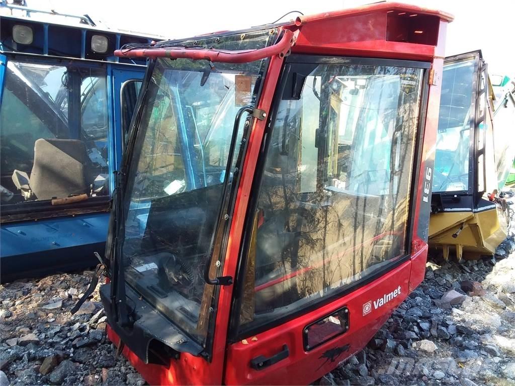 Valmet 931 Vezetőfülke és belső tartozékok