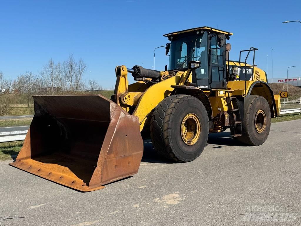 CAT 972M Gumikerekes homlokrakodók