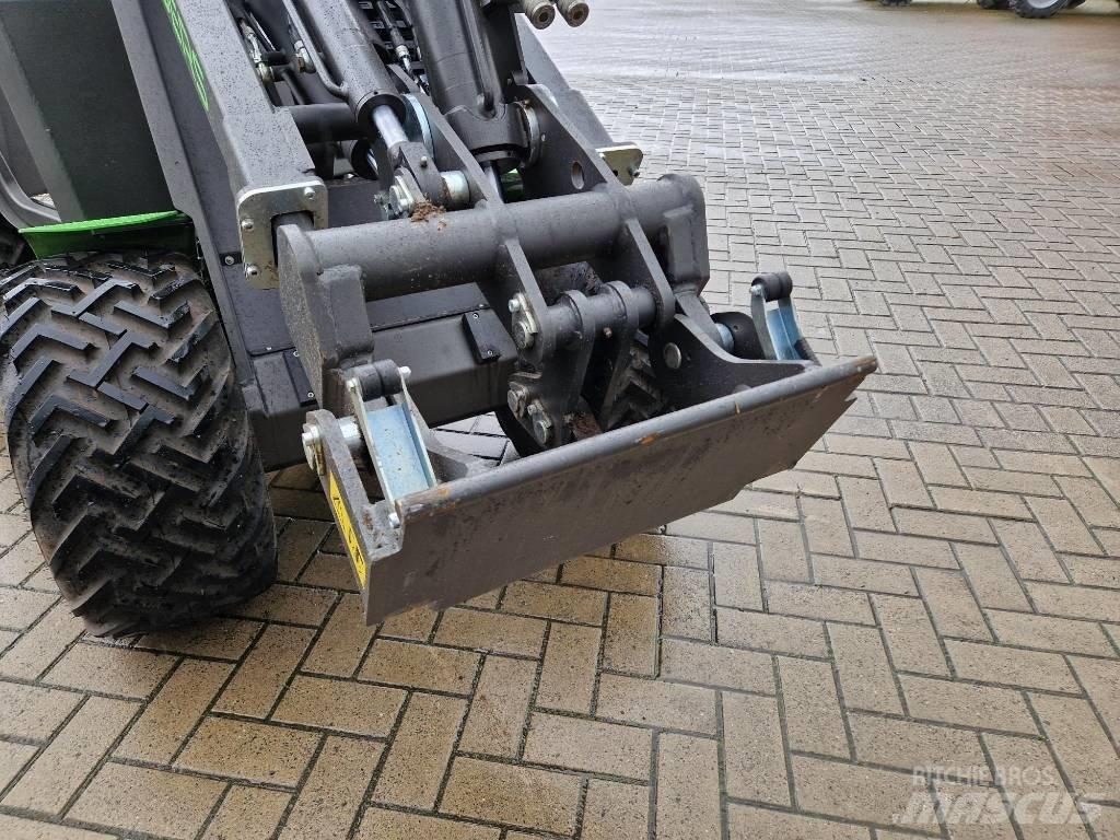 Cast 800Eco Teleszkópos gumikerekes rakodók