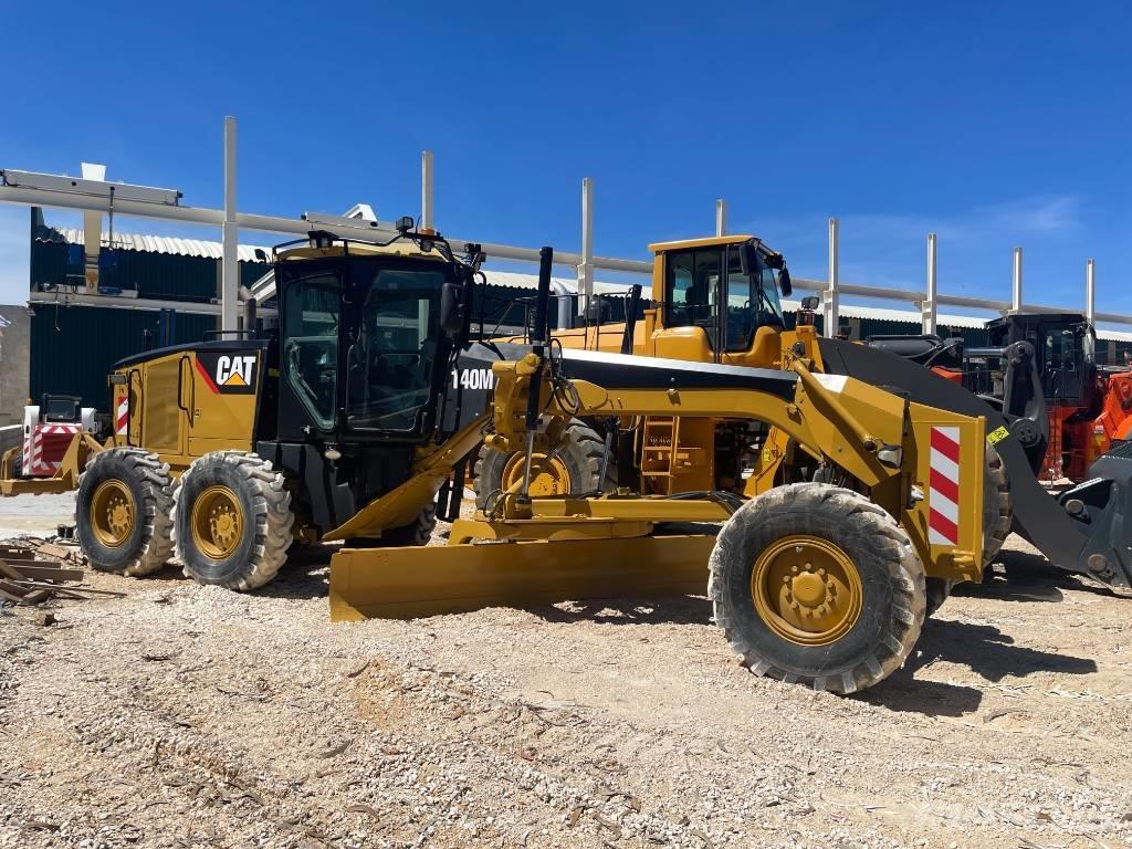 CAT 140 M Gréderek