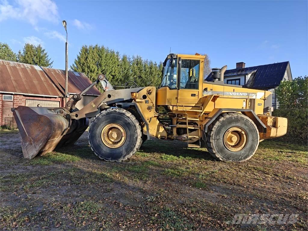 Volvo L180C Gumikerekes homlokrakodók