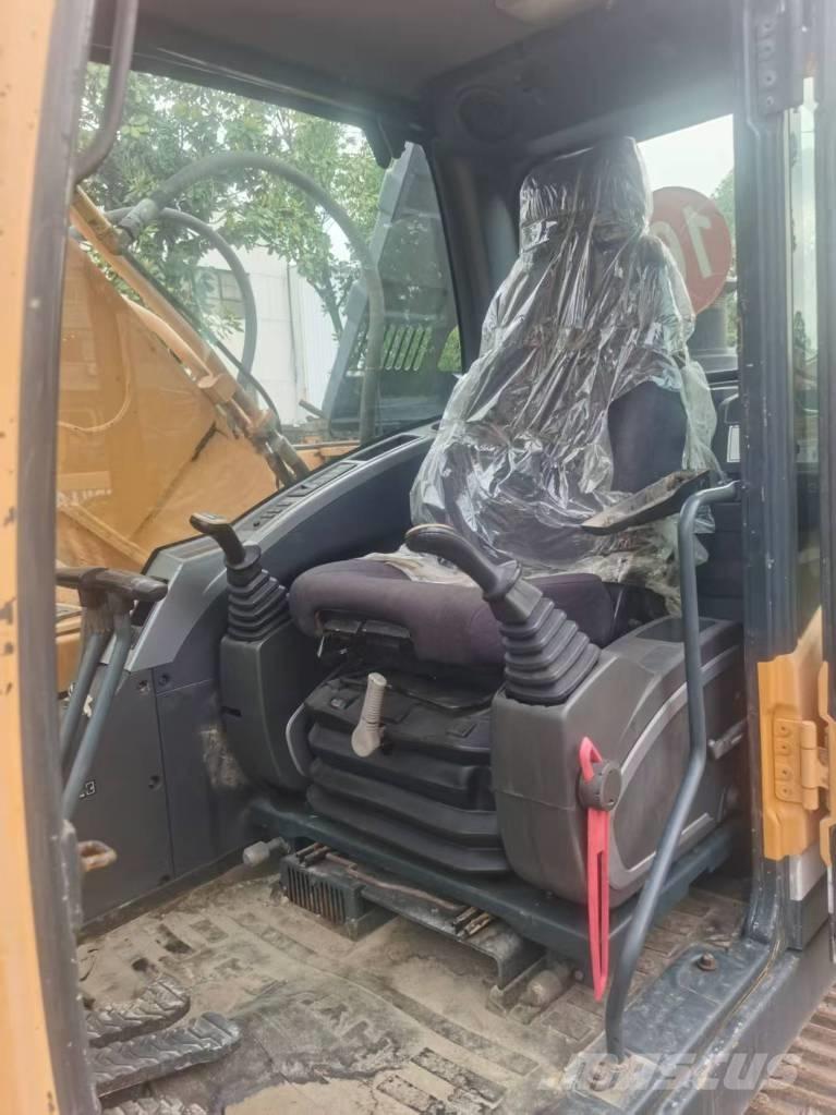 Hyundai R220LC-9S Lánctalpas kotrók