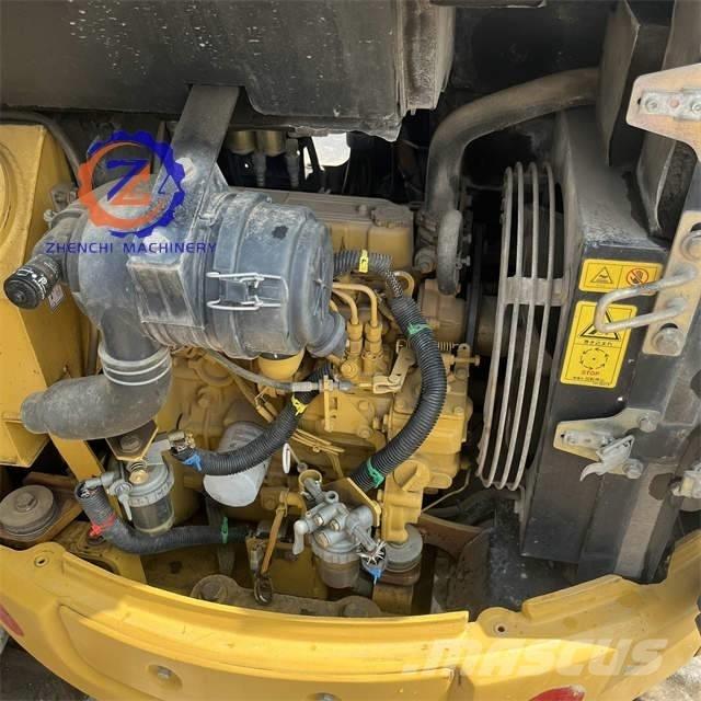 CAT 303 Mini kotrók < 7t