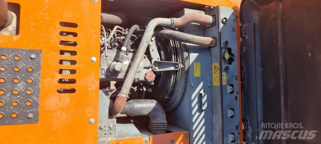 Hitachi ZX 210 LC-3 Lánctalpas kotrók