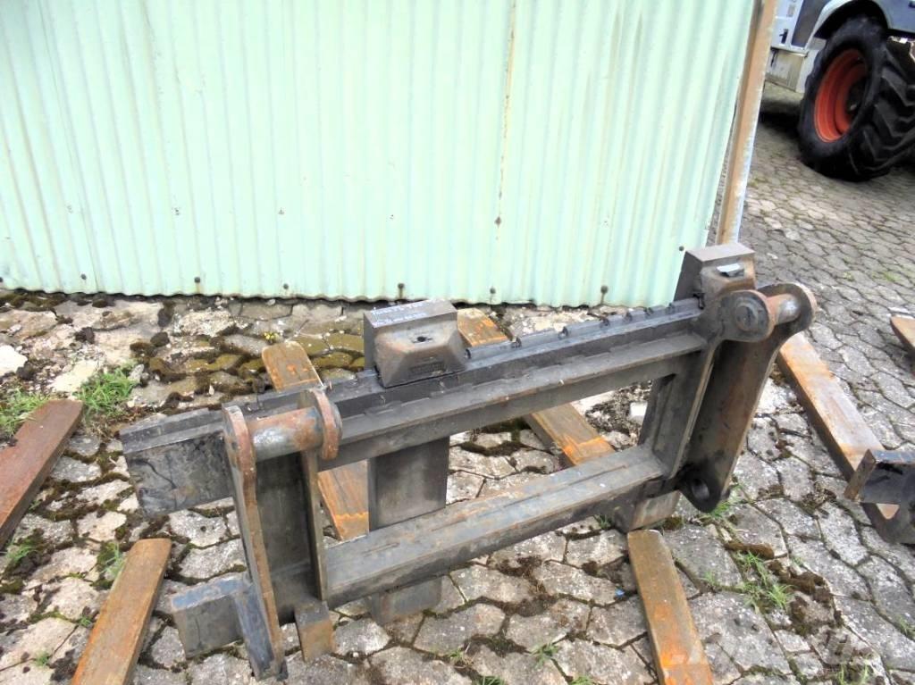Terex TL 100 Gumikerekes homlokrakodók