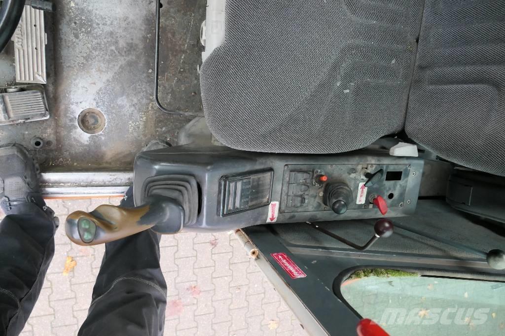 Atlas 1304 K Gumikerekes kotrók