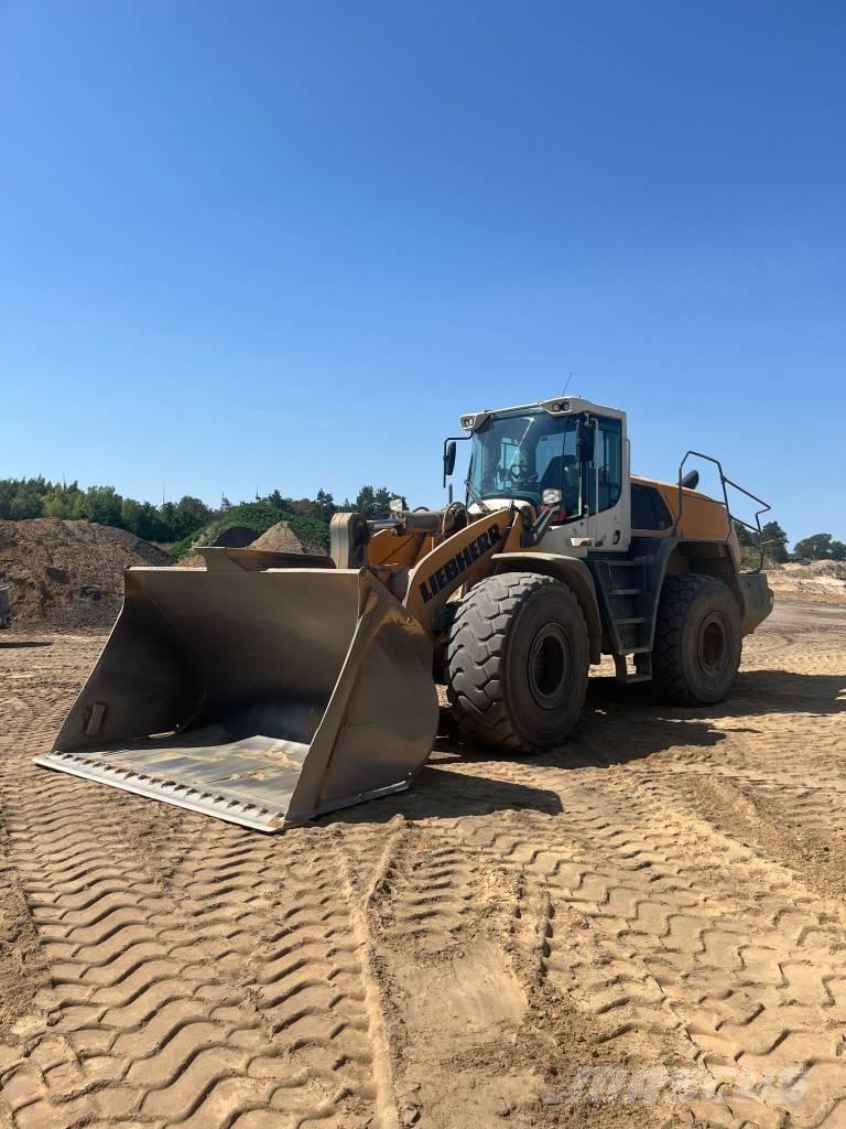 Liebherr L 576 Gumikerekes homlokrakodók
