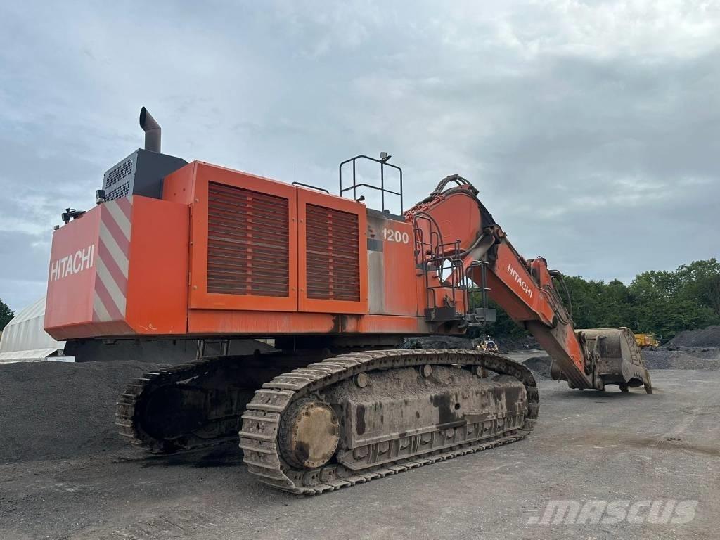 Hitachi EX1200-6 Bontásra használt kotrók