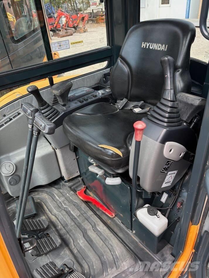 Hyundai R25Z-9 AK Mini kotrók < 7t