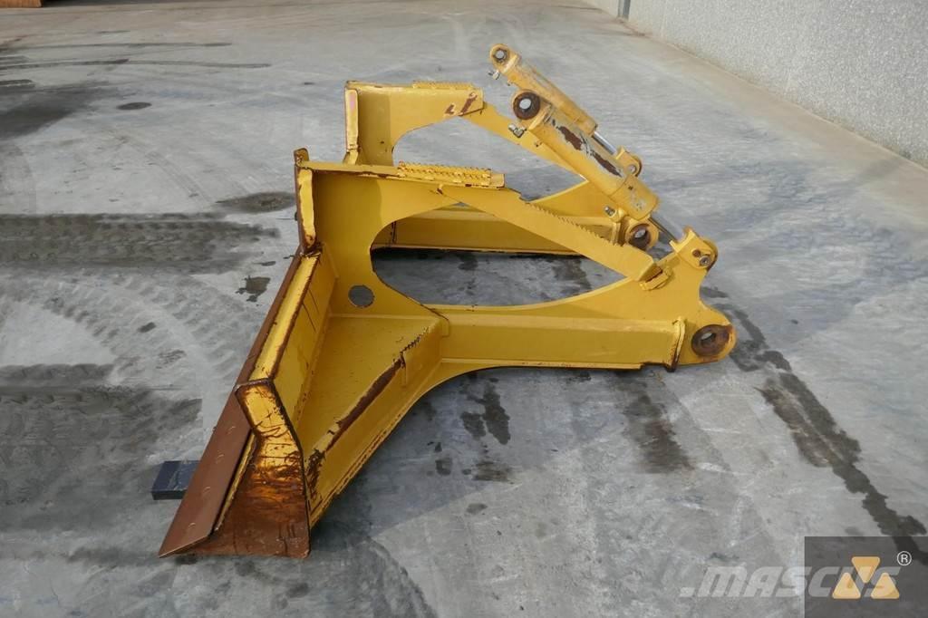 CAT Skidder blade Tolólapok