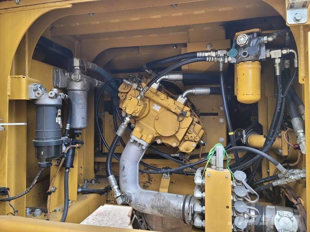 CAT 330FL Lánctalpas kotrók