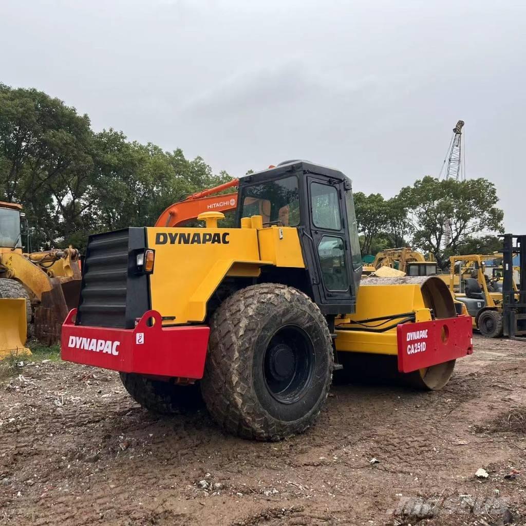 Dynapac CA 251 Egydobos hengerek