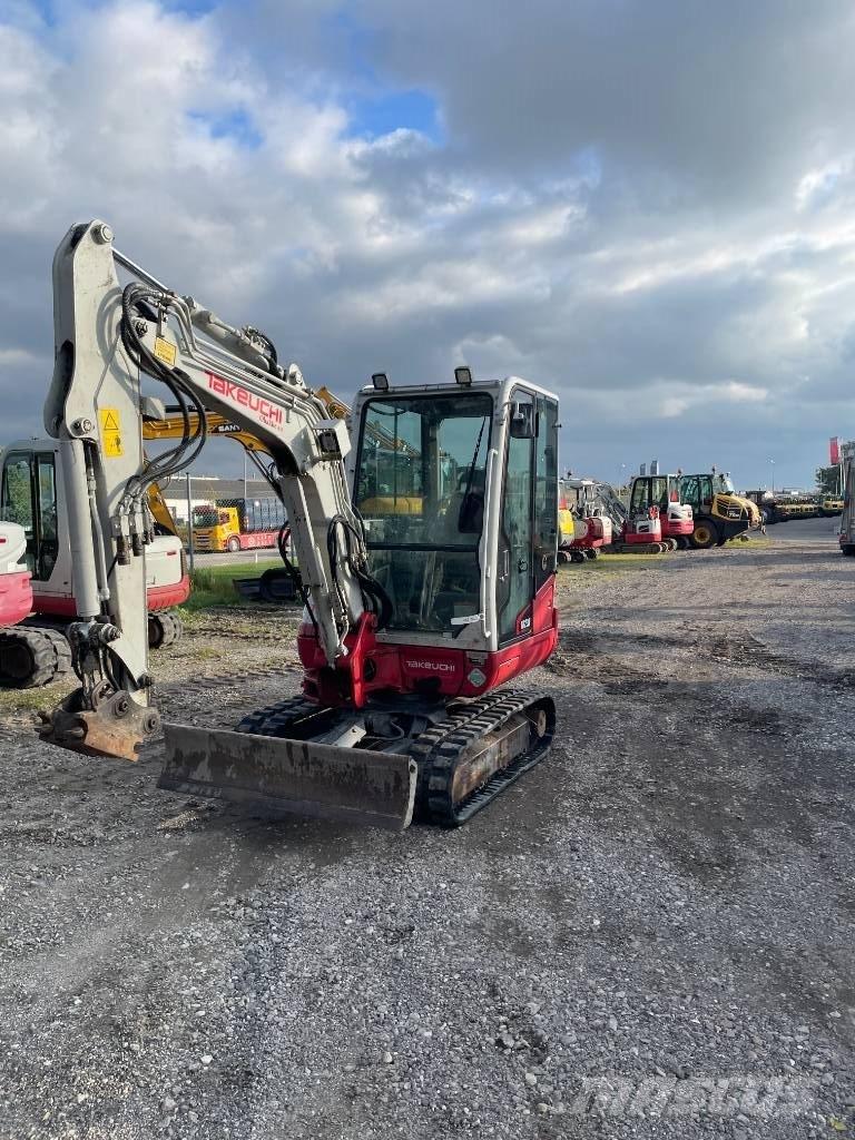 Takeuchi TB 230 Mini kotrók < 7t