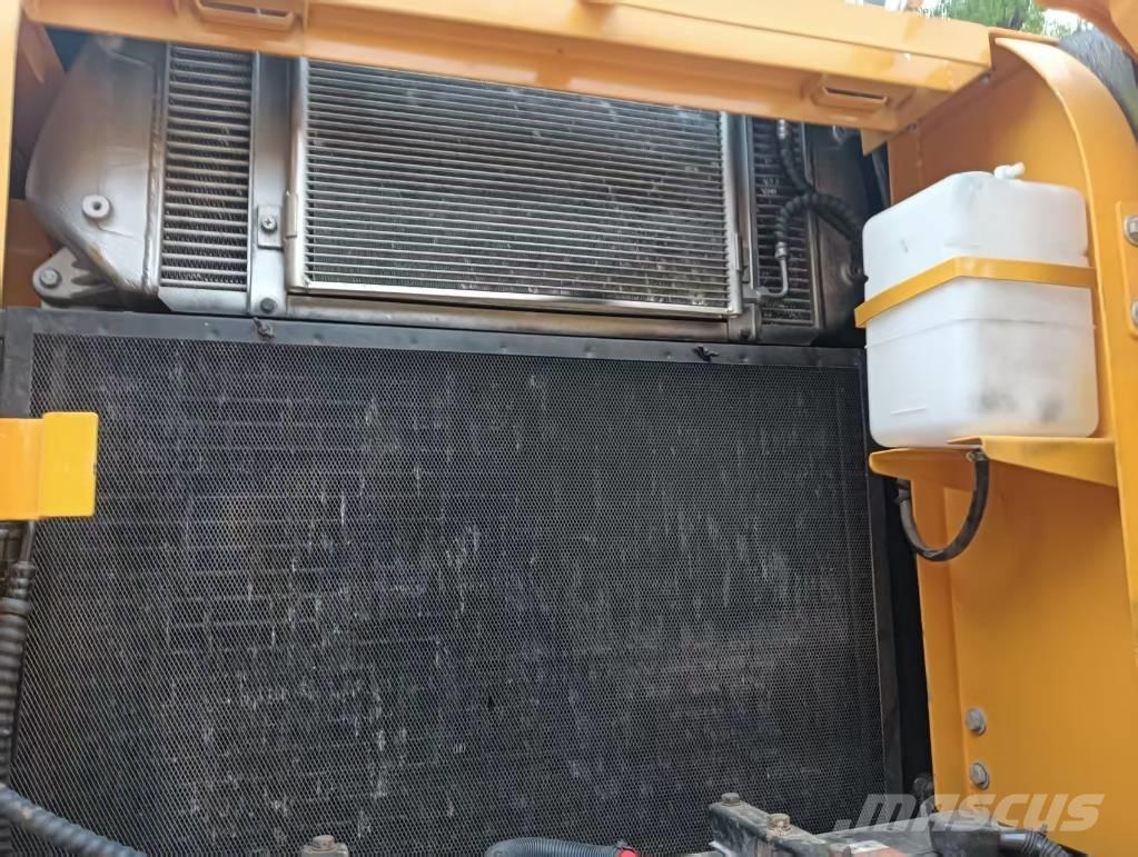 Hyundai 220LC-9T Lánctalpas kotrók