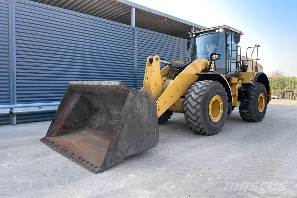 CAT 950M Gumikerekes homlokrakodók