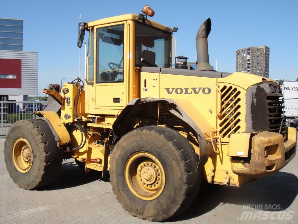 Volvo L 90 E Gumikerekes homlokrakodók