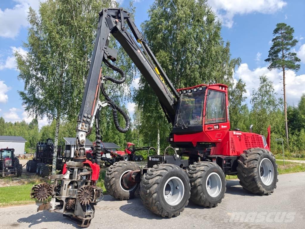 Valmet 901TX Betakarítók