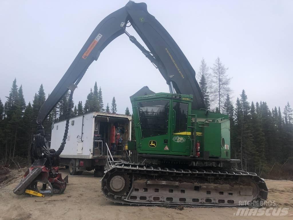 John Deere 853MH Betakarítók