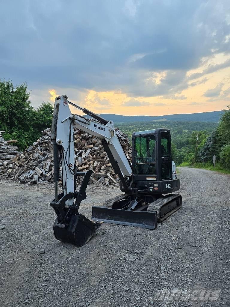 Bobcat E42 Mini kotrók < 7t