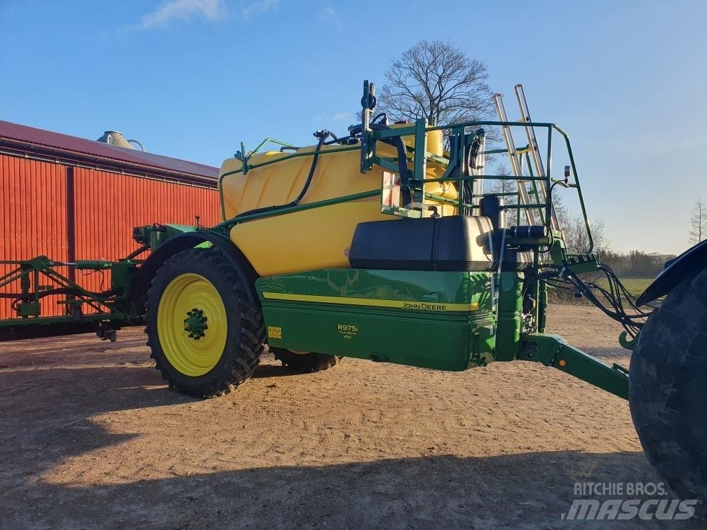 John Deere R975 i Vontatott trágyaszórók