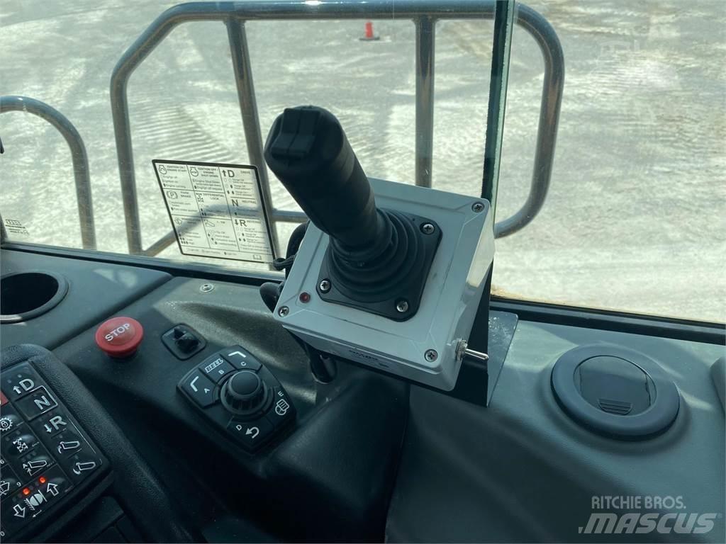 Bell B30E Vízszállító teherautók