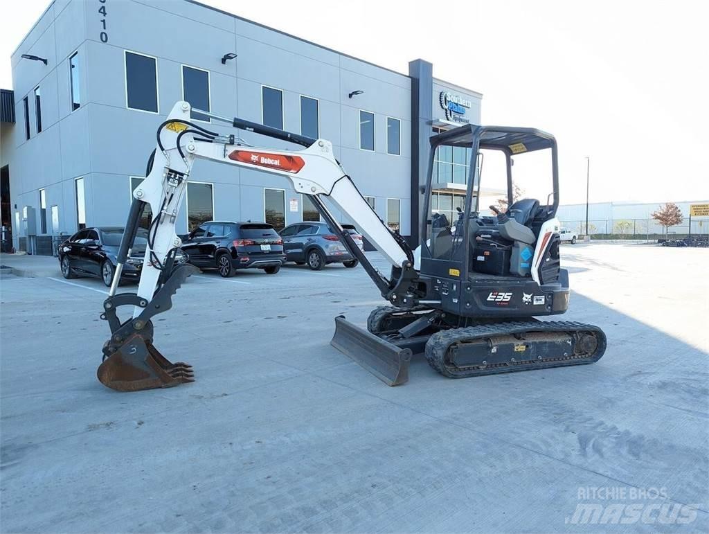 Bobcat E35R2 Mini kotrók < 7t
