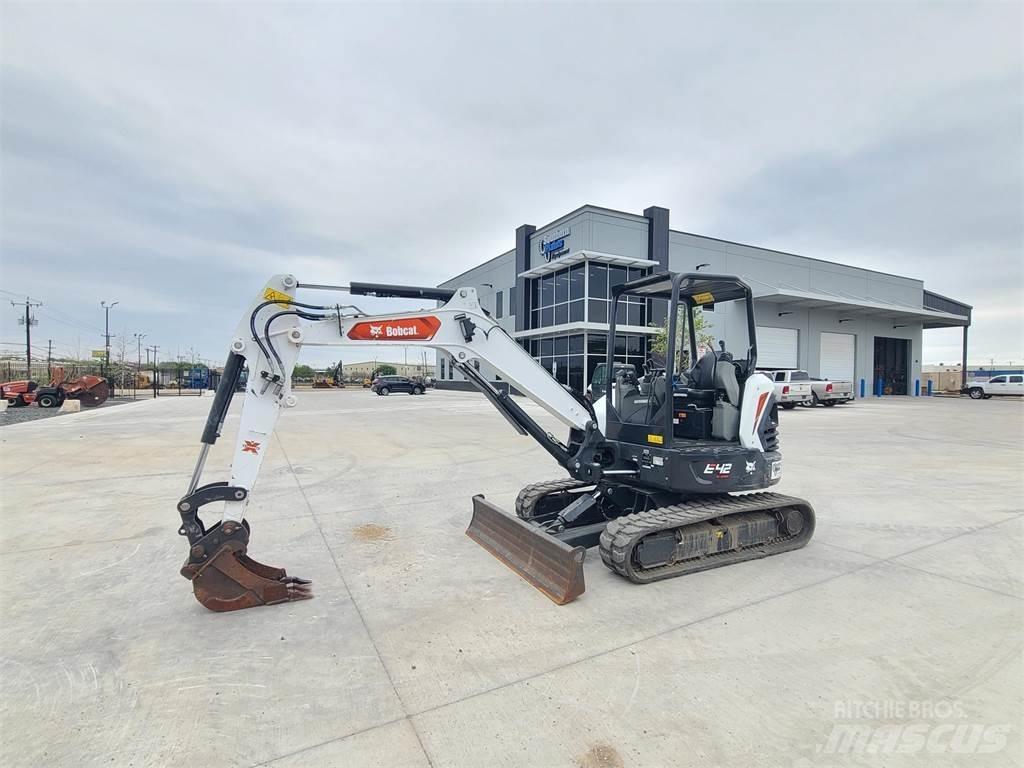 Bobcat E42 Mini kotrók < 7t