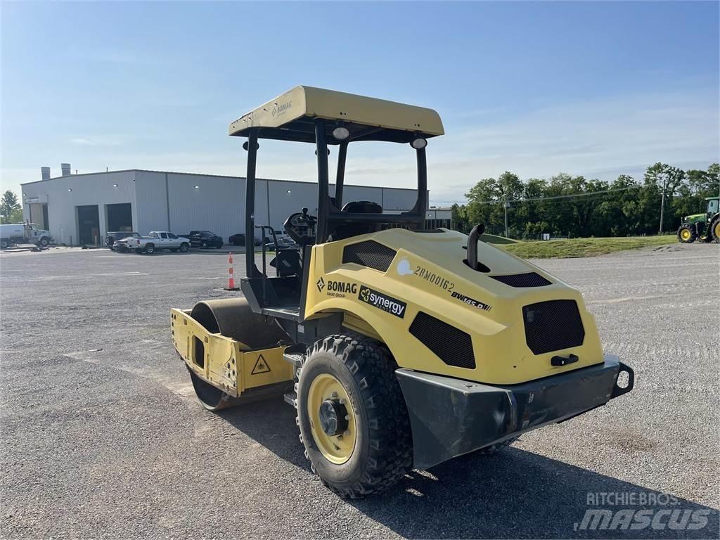 Bomag BW145D-5 Ikerdobos hengerek