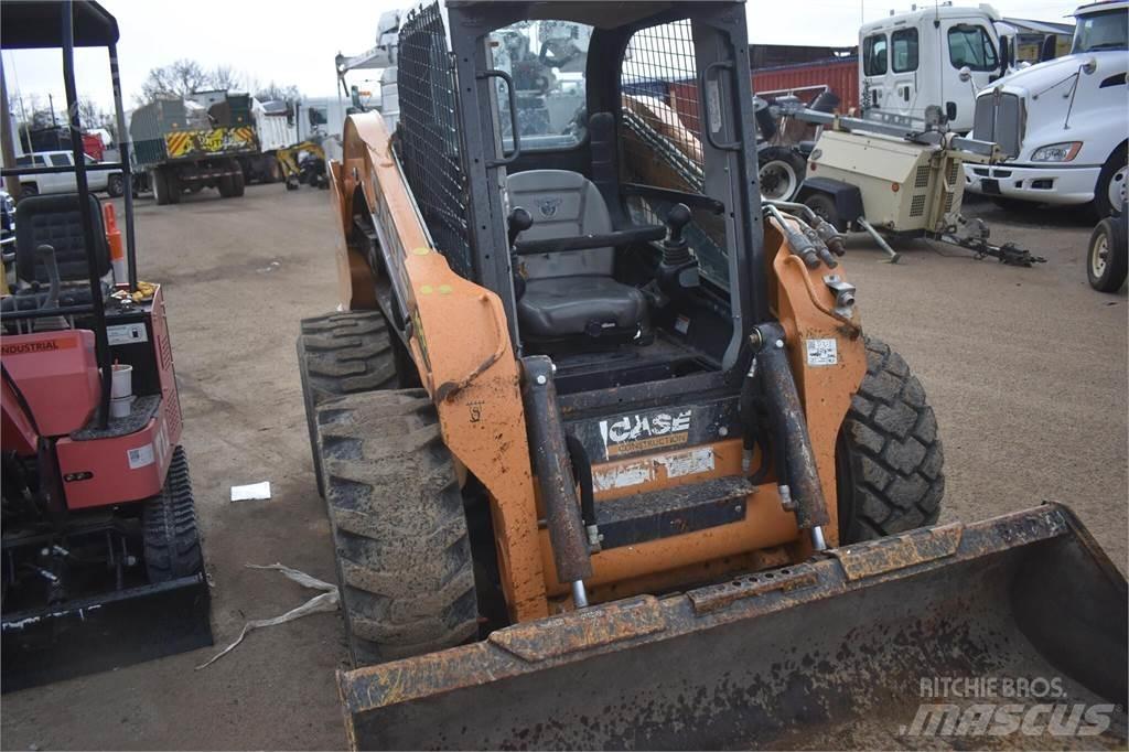 CASE SV340 Kompaktrakodók