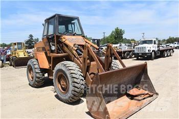 CASE W20C Gumikerekes homlokrakodók