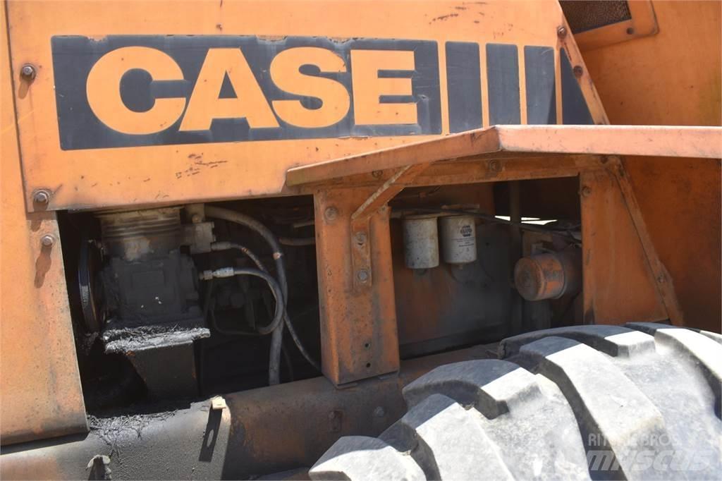 CASE W20C Gumikerekes homlokrakodók