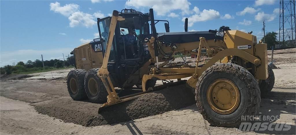 CAT 120M2 AWD Gréderek