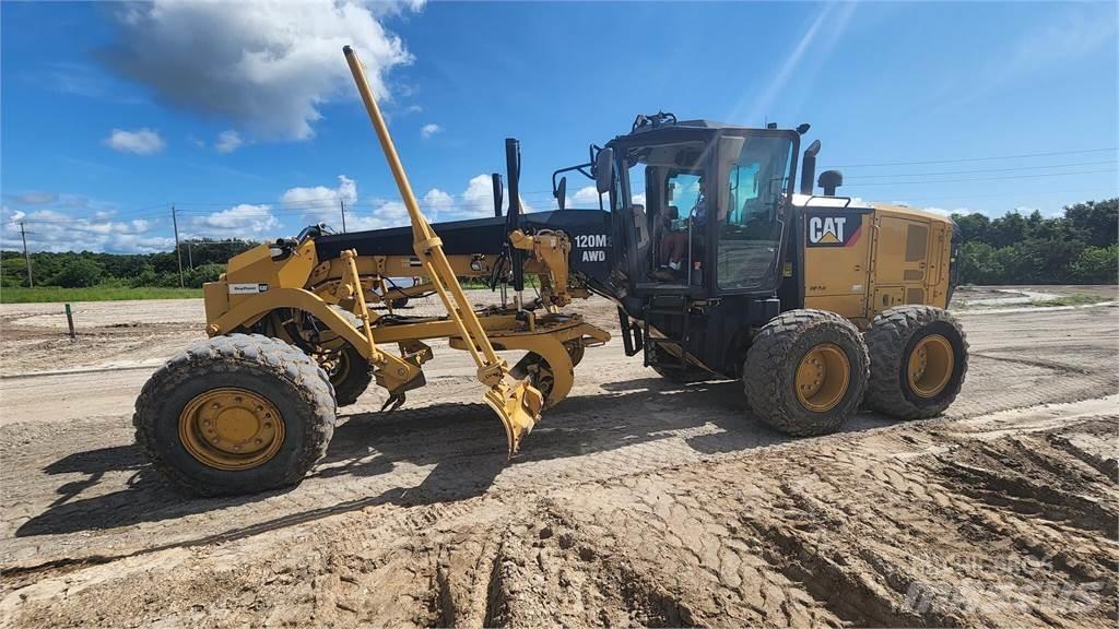 CAT 120M2 AWD Gréderek